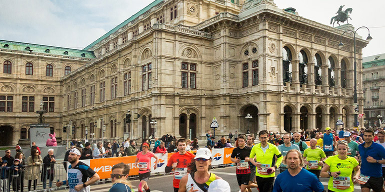 Marathon Vienna 2026 Book with bib